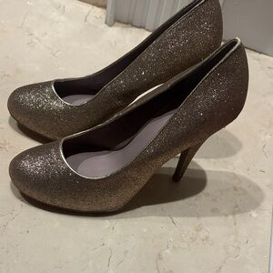 Xappeal Sparkling Gold Heels